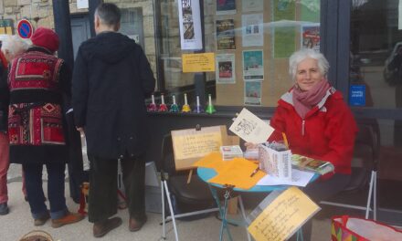 Le Printemps des Poètes au marché de la Chapelle en Vercors