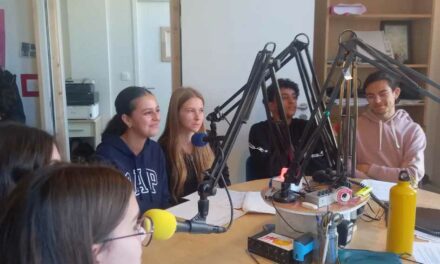 Les élèves du Lycée La Saulaie en direct à la radio!