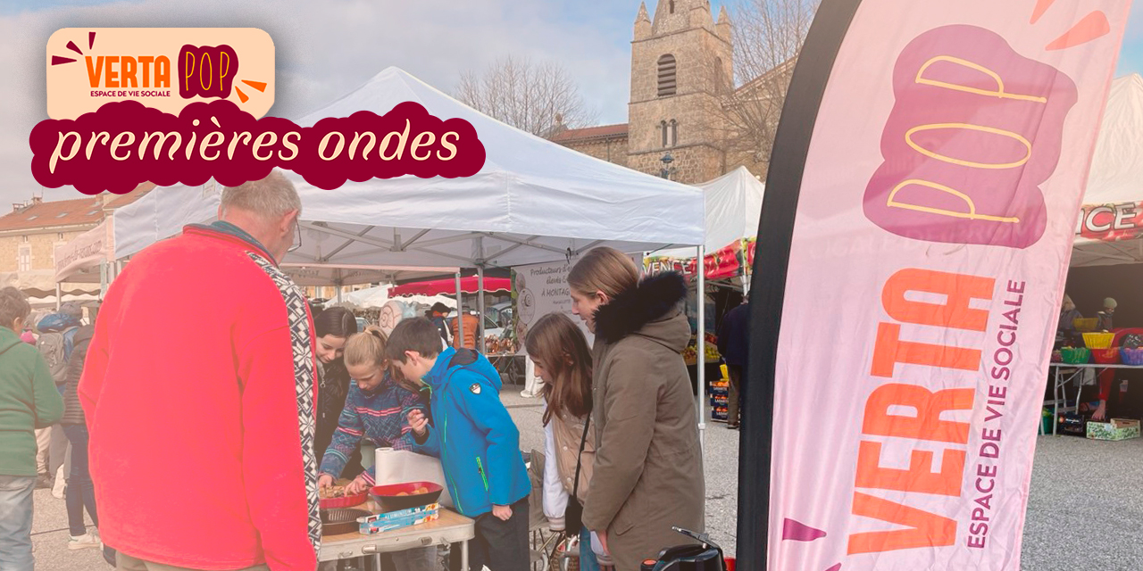 Les jeunes de Vertapop sur le marché de La Chapelle